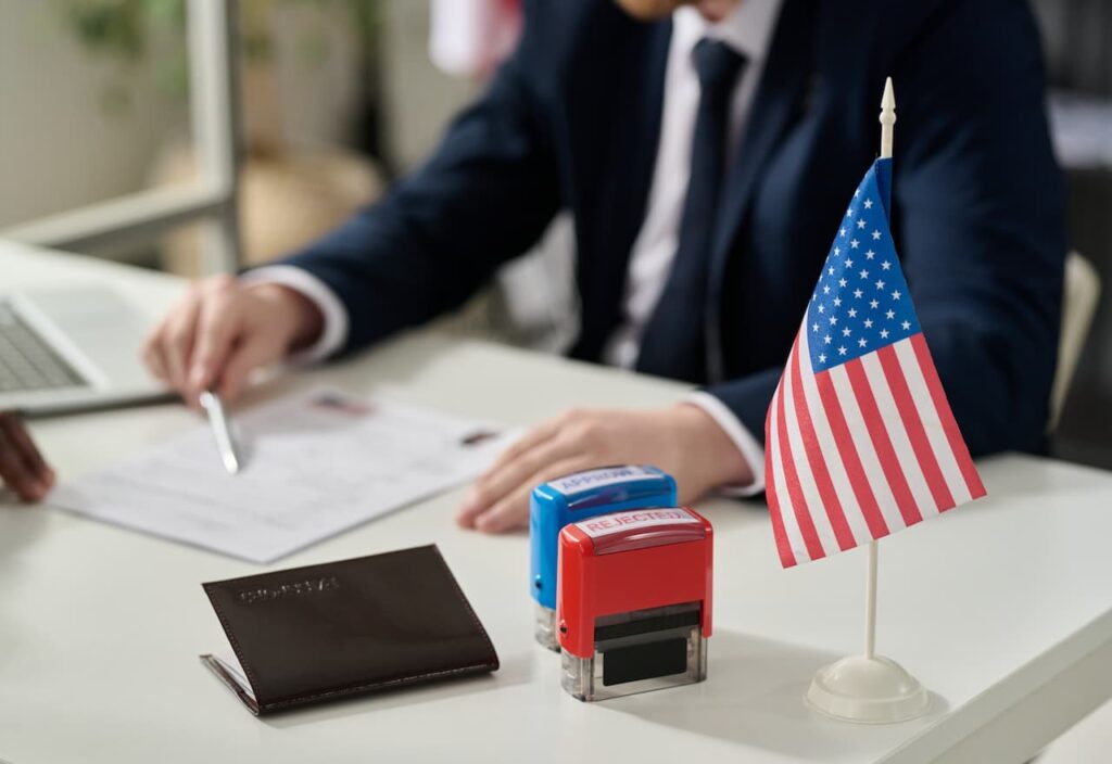 Thumbnail-For-Work Visa Lawyer Choosing the Right Attorney-By-Relislaw